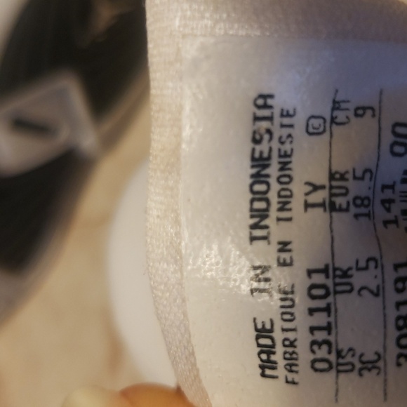 Jordan Baby  White and Black Sneakers Size  3 - Picture 7 of 7